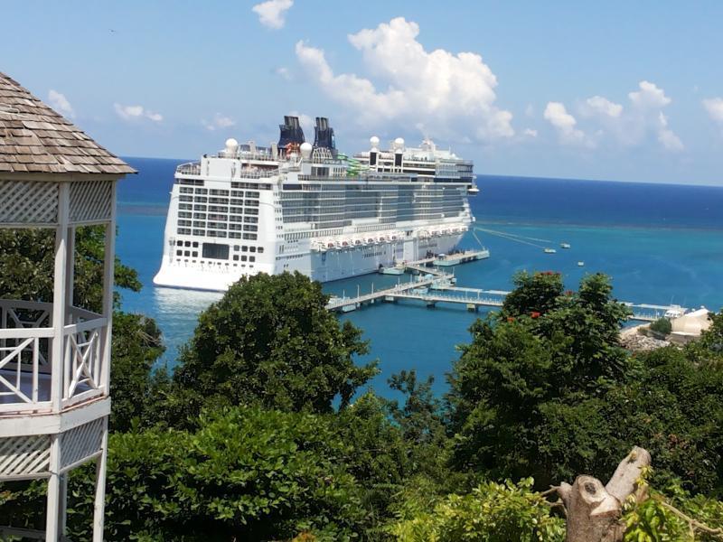 Chill On The Hill Lägenhet Ocho Rios Exteriör bild
