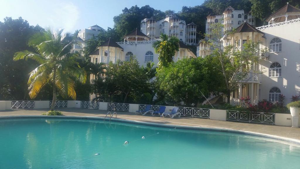Chill On The Hill Lägenhet Ocho Rios Exteriör bild